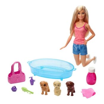 Lalka Barbie Kąpiel piesków GDJ37